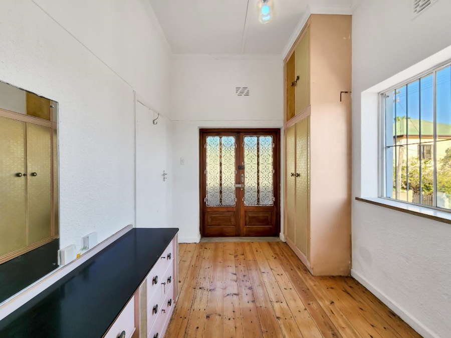 To Let 4 Bedroom Property for Rent in Sea Point Western Cape